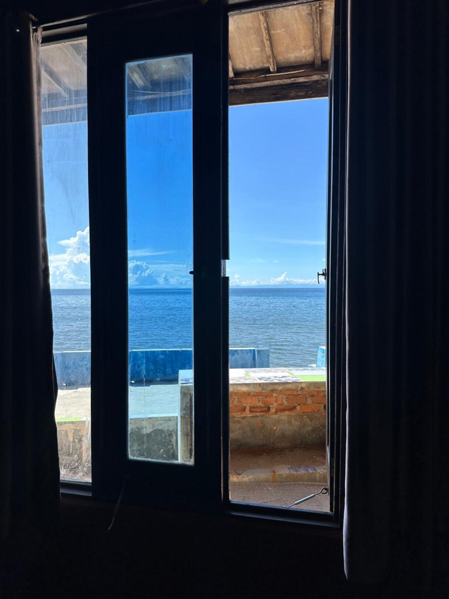 Mooi Park Hotel Sorong Buitenkant foto