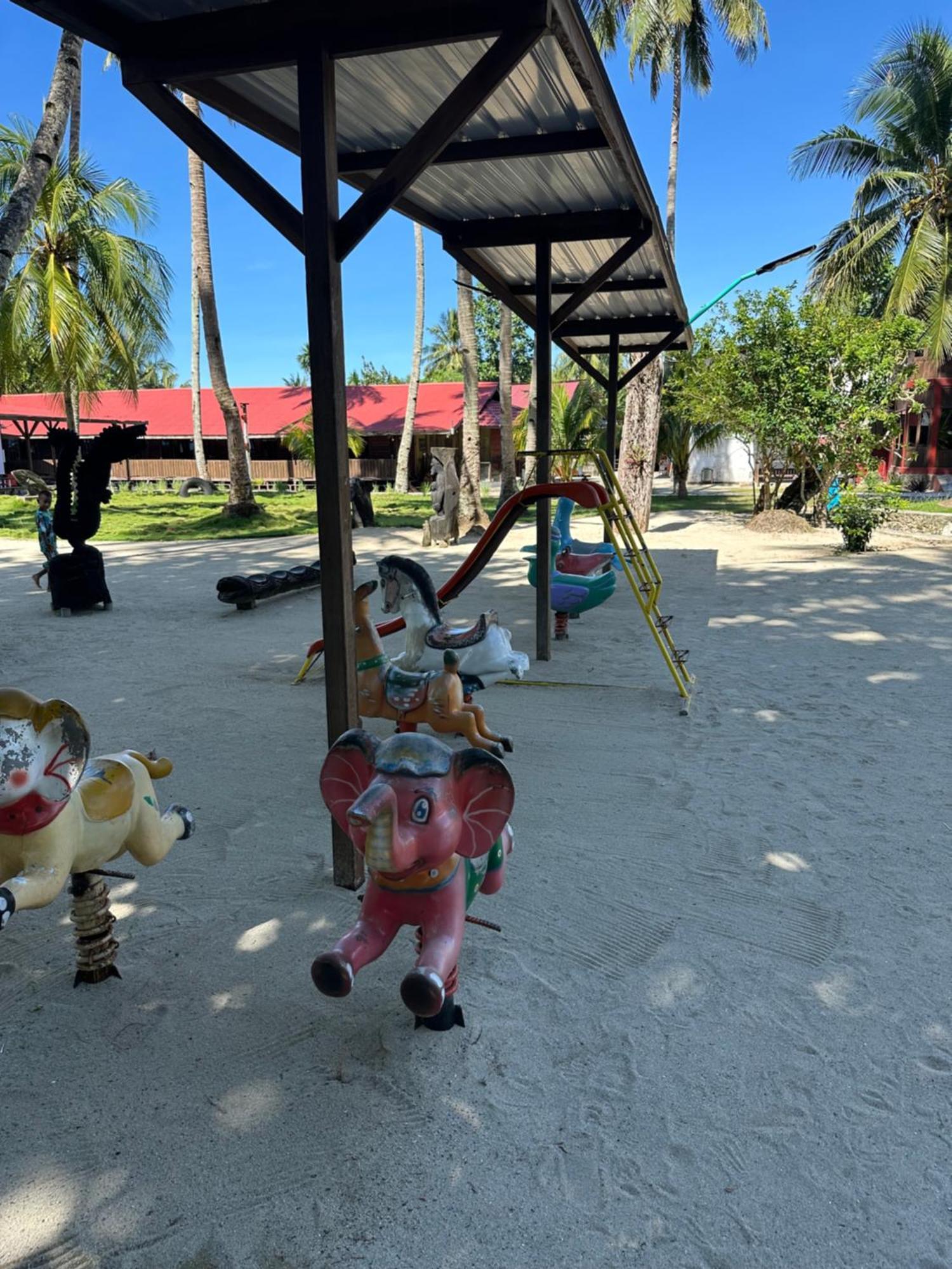 Mooi Park Hotel Sorong Buitenkant foto