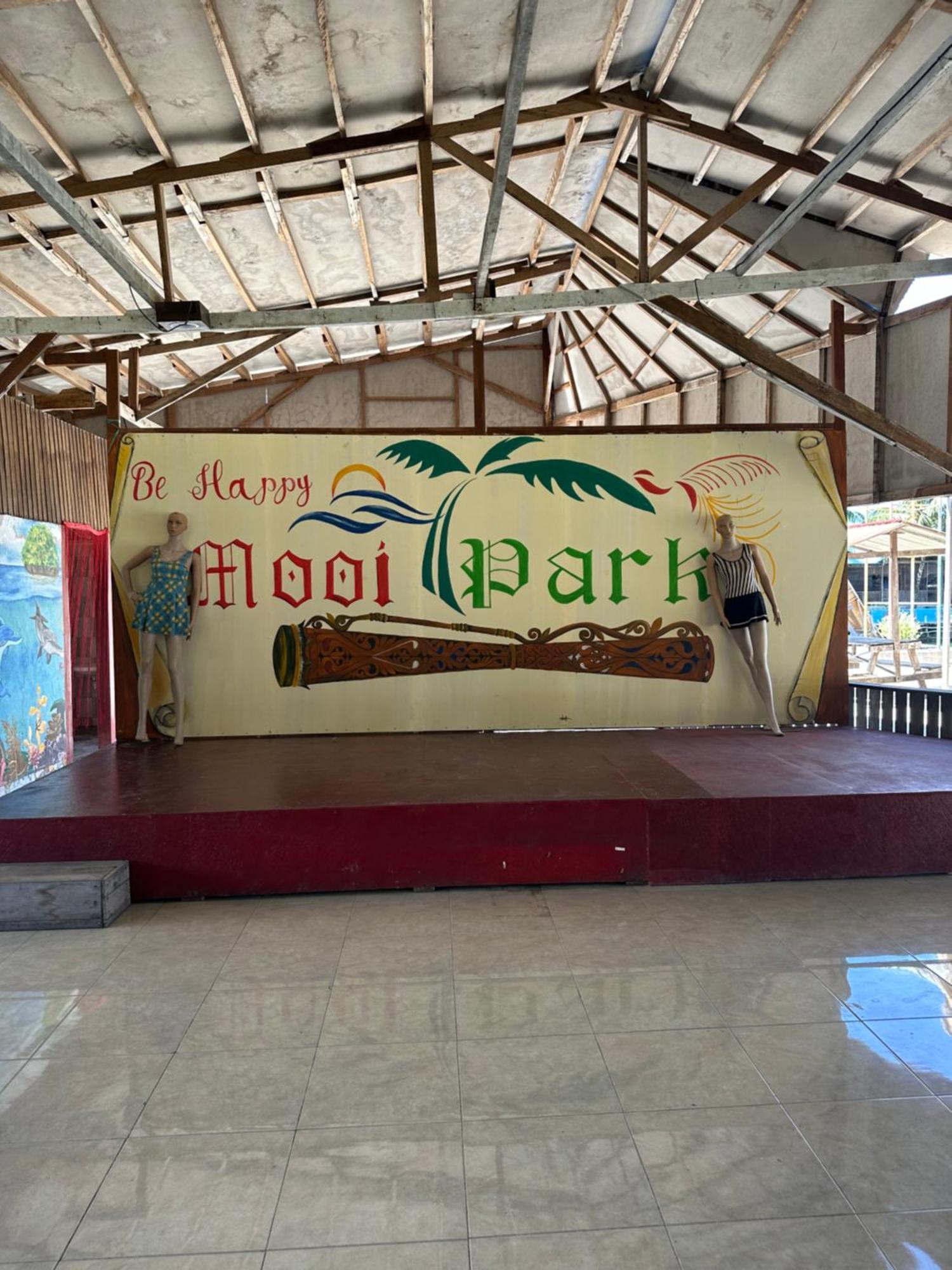 Mooi Park Hotel Sorong Buitenkant foto