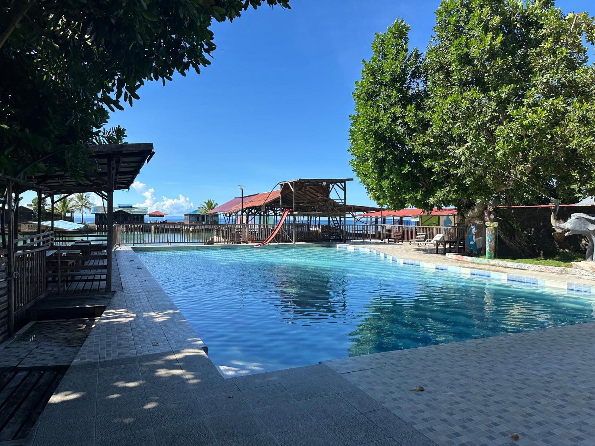Mooi Park Hotel Sorong Buitenkant foto