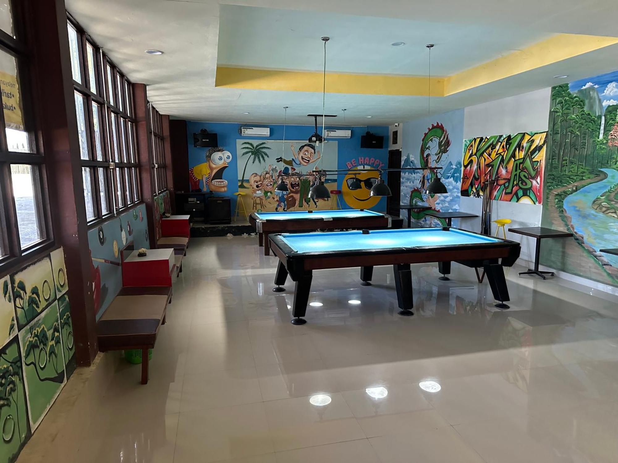 Mooi Park Hotel Sorong Buitenkant foto